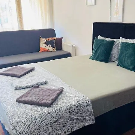 Corvin Boutique Parking In The Plaza Apartment *
